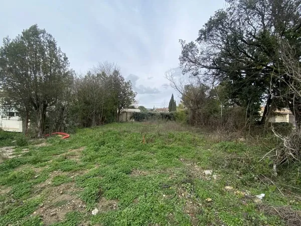 Terrain constructible 574 m²