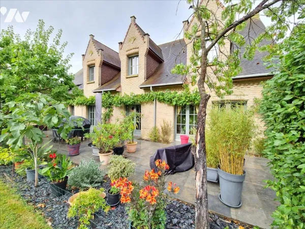 Maison 7 pièces 273 m²