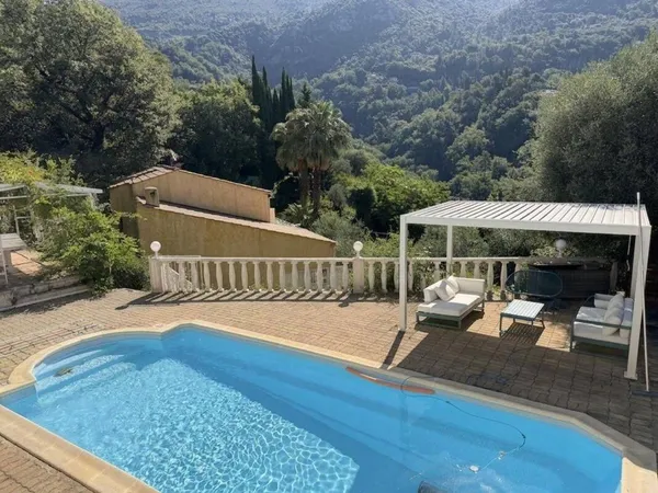Villa 5 pièces 143 m²