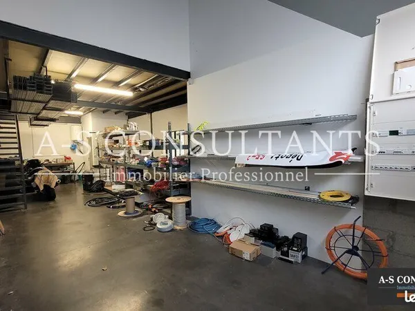 LOCAL D'ACTIVITE 190 m² GENAS