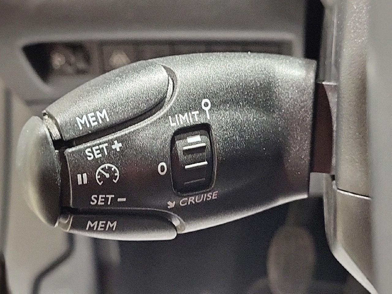 Peugeot 2008 puretech 100 s&s bvm6 style — photo 22