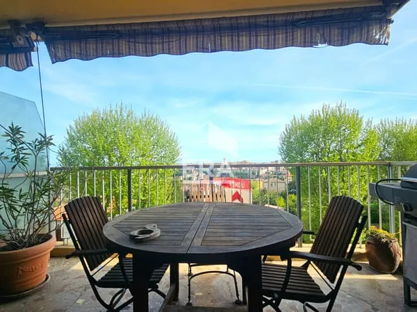 Appartement Vence 4 pièce(s) 98 m2 - Vue Mer et Cité Historique