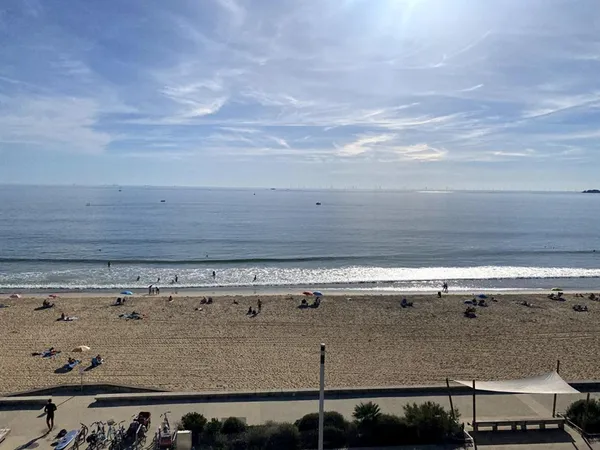PORNICHET PROCHE LA BAULE APPARTEMENT T3 FACE MER DERNIER ETAGE AVEC STATIONNEMENT