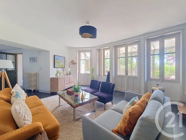 Maison 12 pièces 210 m²