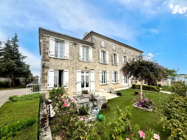 Maison 10 pièces 376 m²