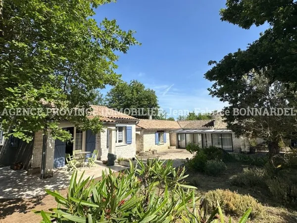 Maison 7 pièces 246 m²