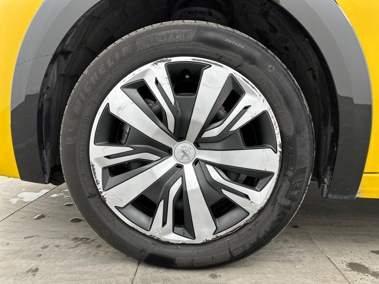 Peugeot 208 electrique 50 kwh 136ch like — photo 14