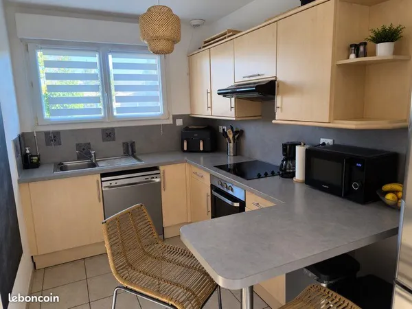 Jolie maison mitoyenne avec 3 chambres RÈGLE DES 3 OBLIGATOIRES