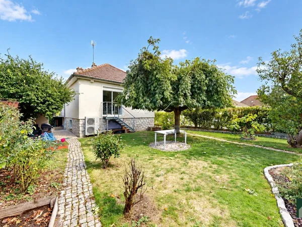 Maison 2 chambres sur sous-sol total avec garage - LUISANT