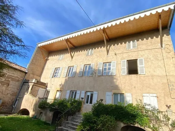 Maison 10 pièces 233 m²