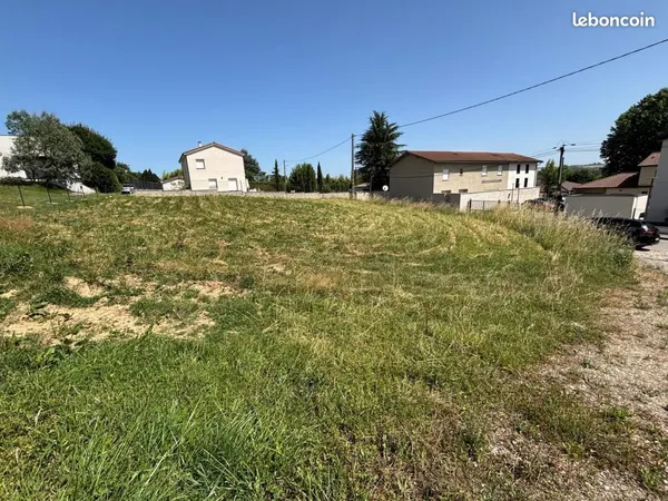 Terrain 770 m² Chuzelles