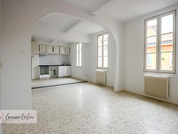 MAISON AVEC DEUX LOGEMENTS-GARAGE -NARBONNE - 117M2