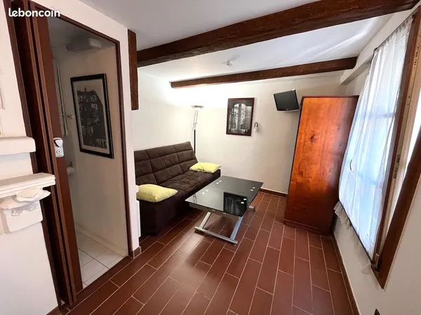 Charmant studio meublé idéalement situé en plein coeur de Paris
