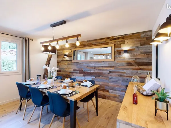 Elégant T4 Rénové avec Double Balcon et Garage + Vue Montagne
