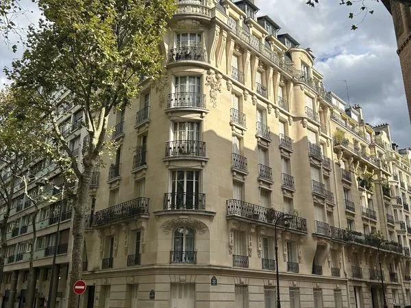 PARIS 16e - Rue de Rémusat - Chambre 8 m² rénovée