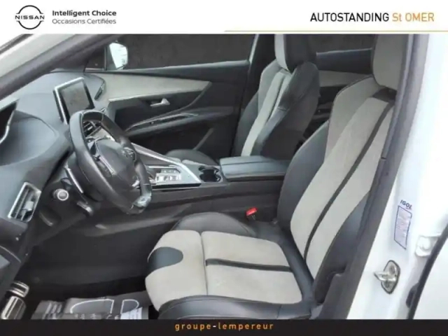 Peugeot 3008 hybrid4 300ch gt e-eat8 11cv — photo 14
