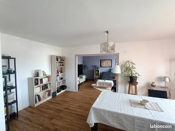Appartement T5 lumineux 97m² avec balcon, parking et cave - Angoulême (Les Essarts)