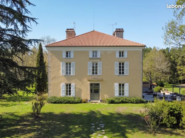 Maison 12 pièces 729 m²