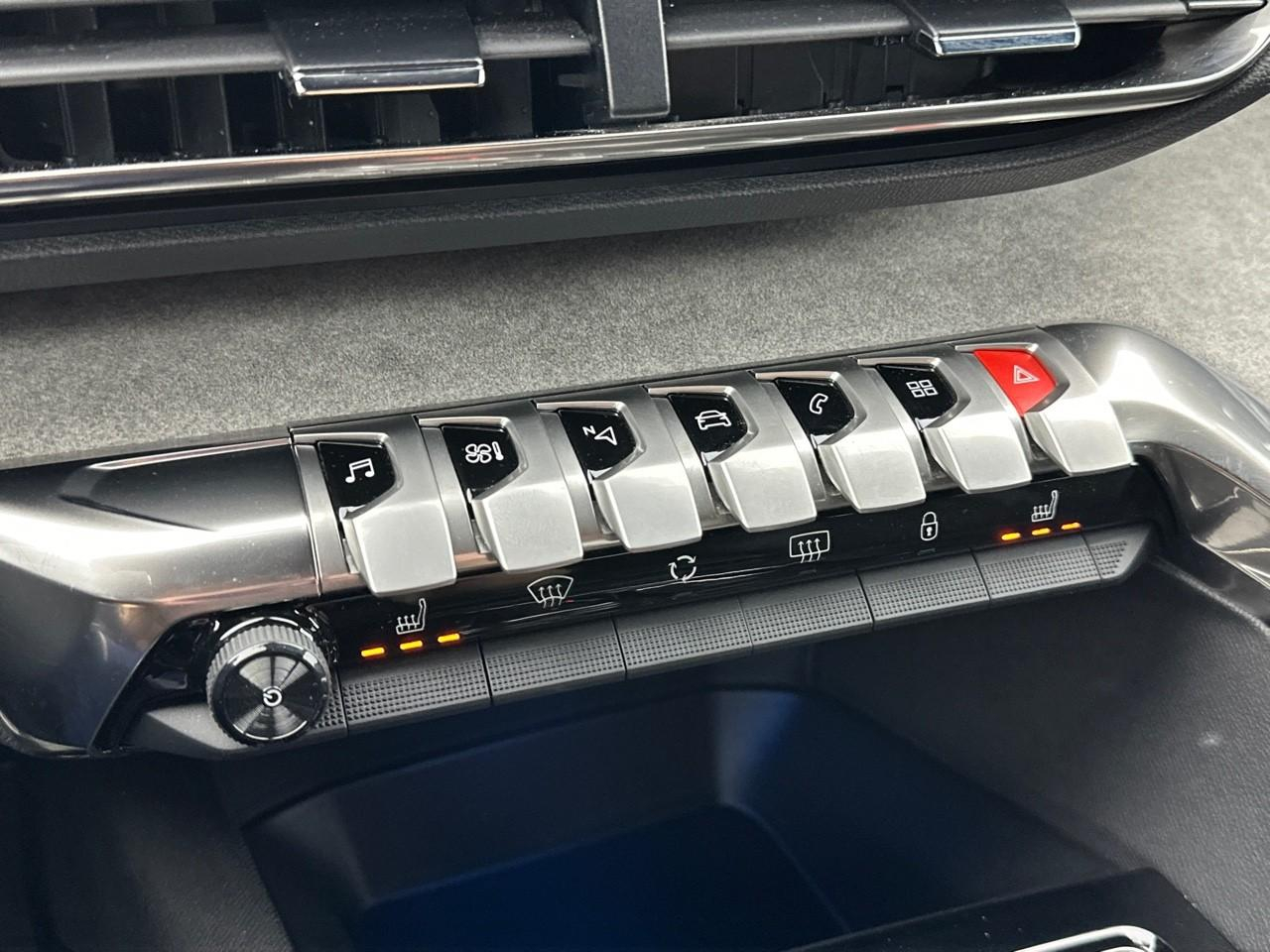 Peugeot 3008 puretech 130ch s&s eat8 gt pack — photo 27