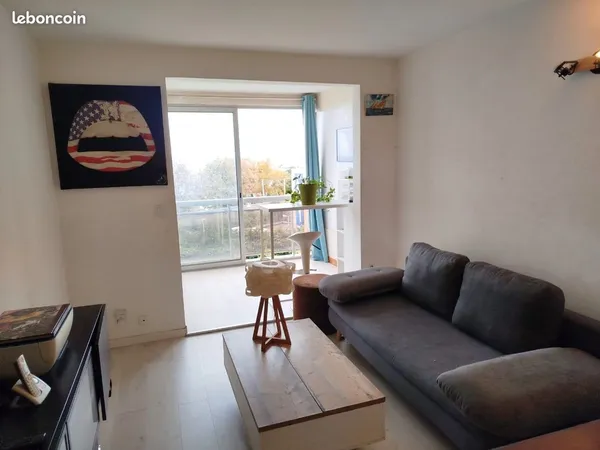 T1 avec loggia - proche clinique Arnault tzanck