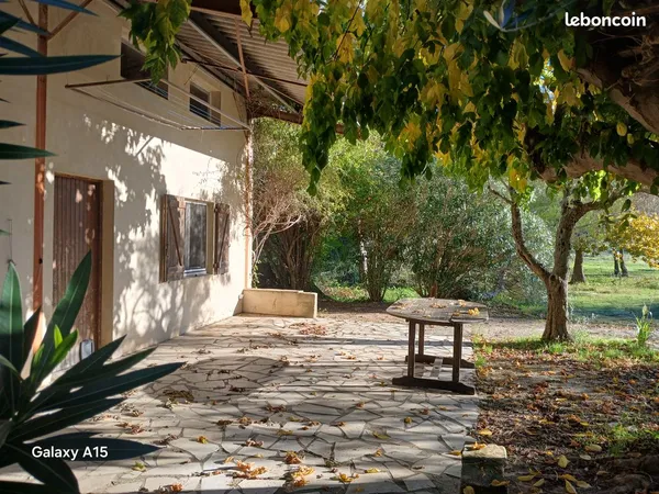 Location maison meublee plus terrasse et jardinet sur exploitation agricole