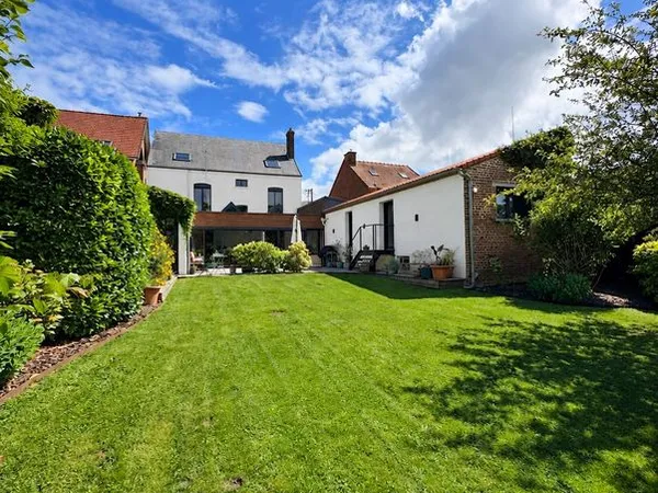 Maison 12 pièces 327 m²
