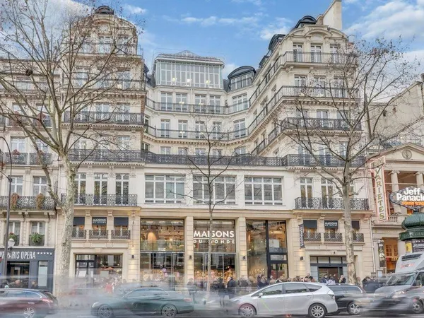 Local 1402 m²