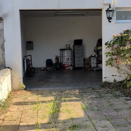 Location garage / box 20 m² + place privée extérieure — Proche Rue Maréchal Leclerc