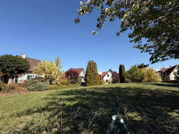 Terrain 700 m²