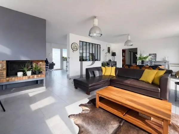 BORDEAUX MERIGNAC - Maison familiale avec jardin, piscine et sta