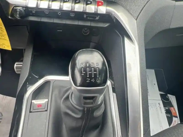 Peugeot 3008 1.2 puretech 130ch s&amp;s bvm6 gt line — photo 12
