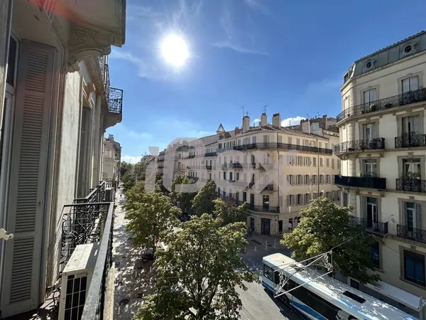 TOULON HAUTE VILLE APPARTEMENT HAUSSMANNIEN LUMINEUX 160M2 A