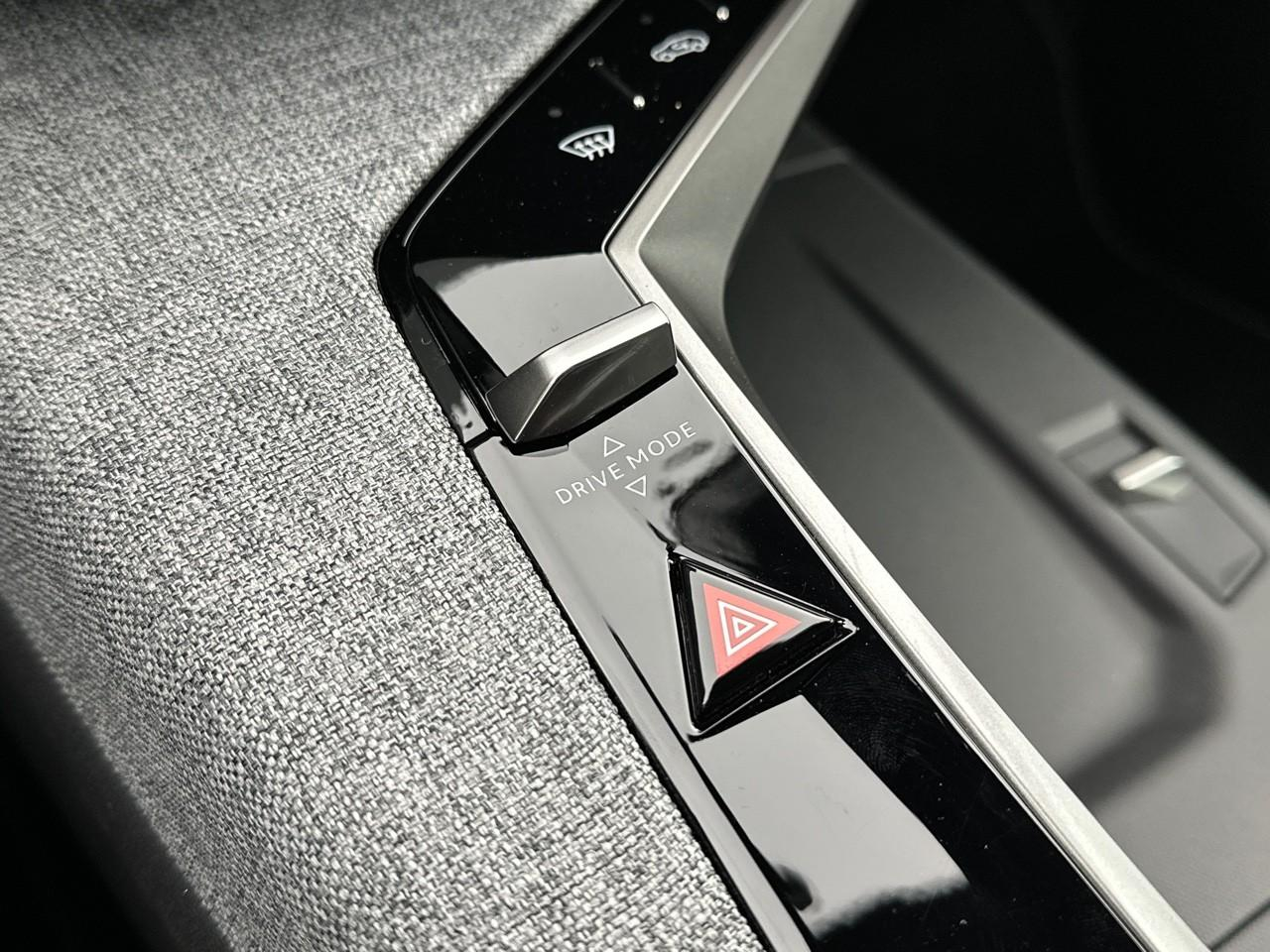 Peugeot 3008 hybrid 145 e-dcs6 gt — photo 33