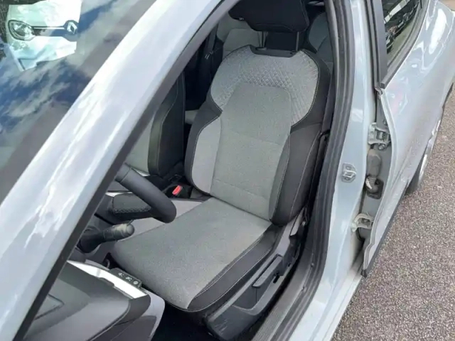 Renault Clio blue dci 100 ch gsr2 — photo 18