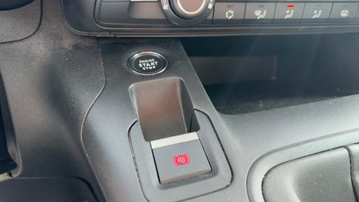 Toyota ProAce City 1.5L D-4D 102 - Active – 2024 – 68515 km – Diesel – Boîte Manuelle — photo 6