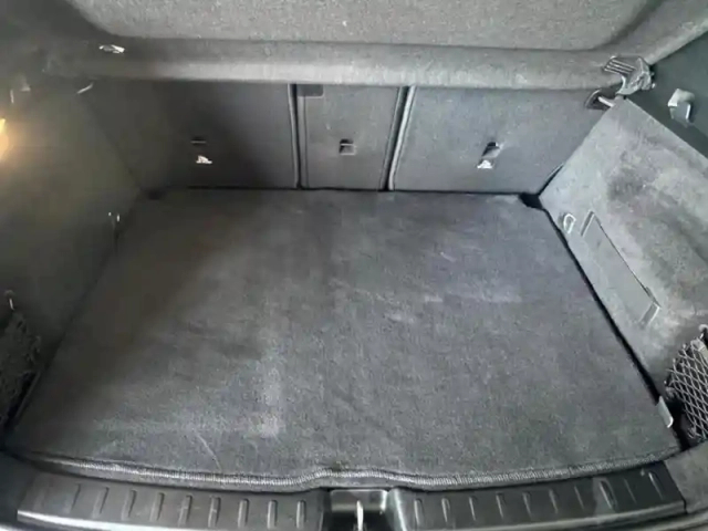 Mercedes Gla 200 d amg line — photo 30