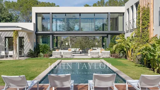Villa 11 pièces 700 m²