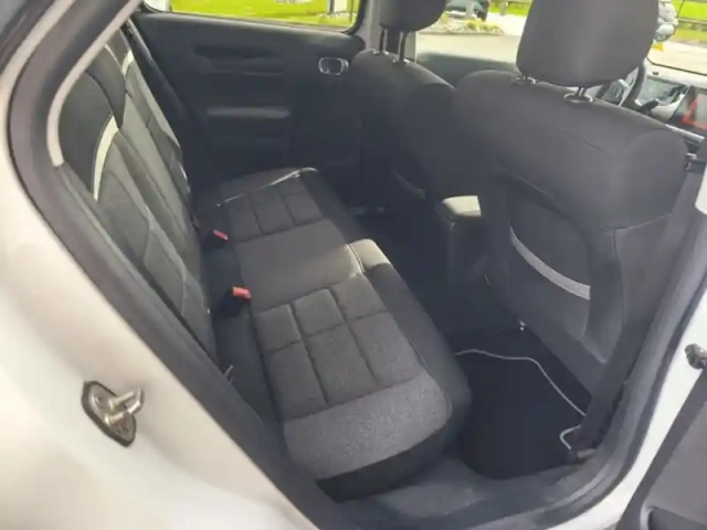 Citroën C4 shine 1.2 110 ch bva6 — photo 12