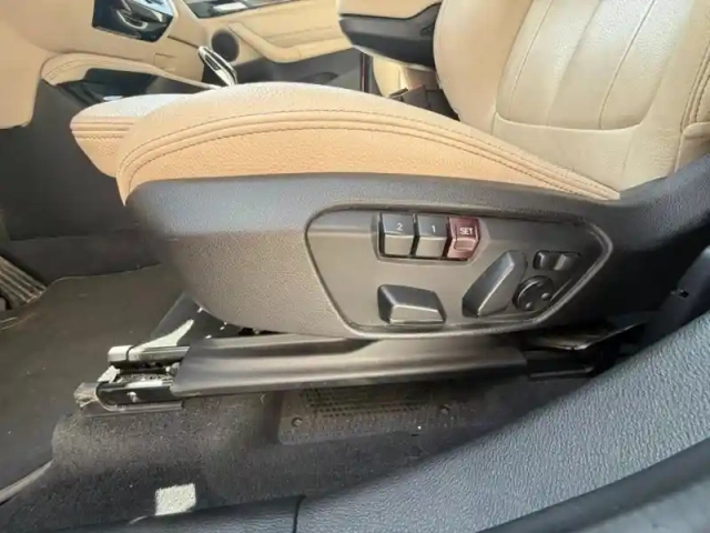 Bmw X1 sdrive18ia 140ch xline dkg7 — photo 13
