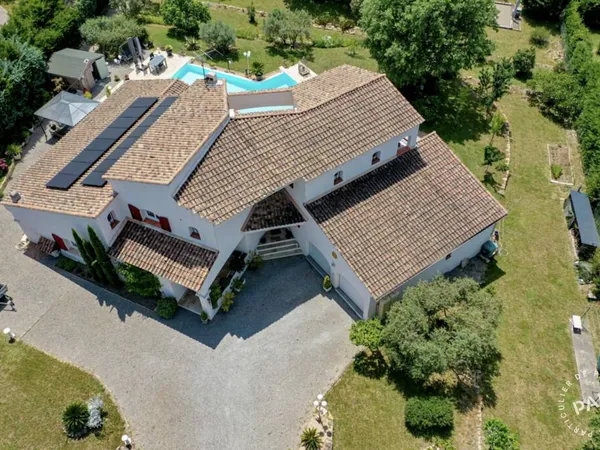 Maison 5 pièces 210 m²
