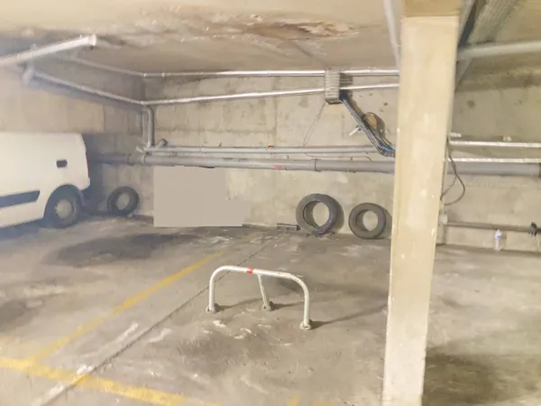 Parking 12 m²
