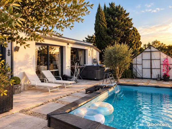 Magnifique mazet rénové avec spa piscine et terrain chevaux