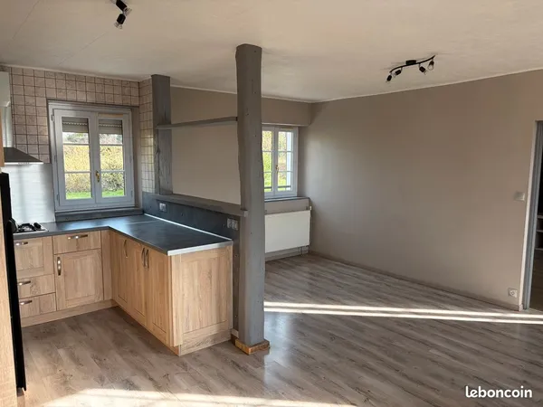 Maison à louer avec atelier mécanique