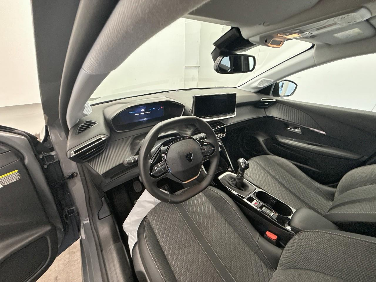 Peugeot 208 100 s&s bvm6 allure — photo 12