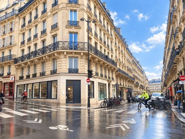 Local commercial 2 pièces 193 m²