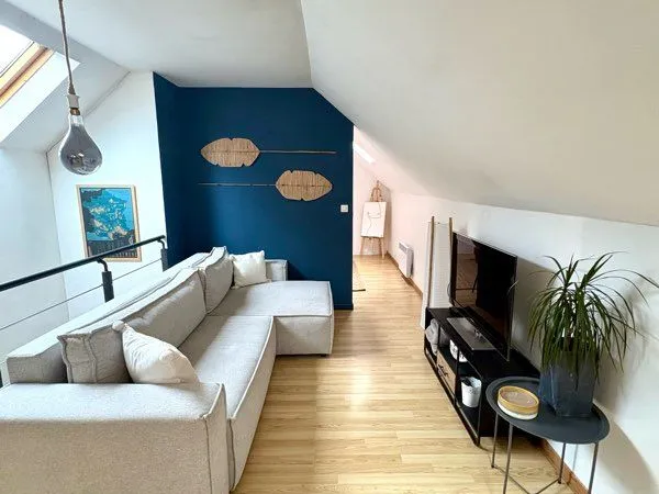 Loft atypique de 90 m² - 2 chambres - Garage à moto et place de parking privative