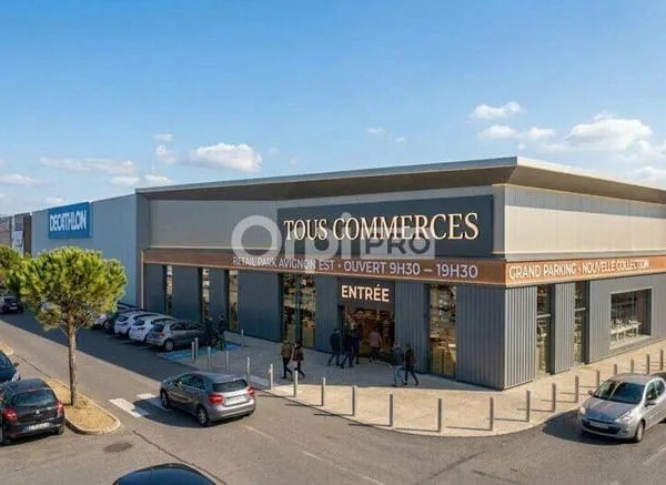 Local commercial 174 m²
