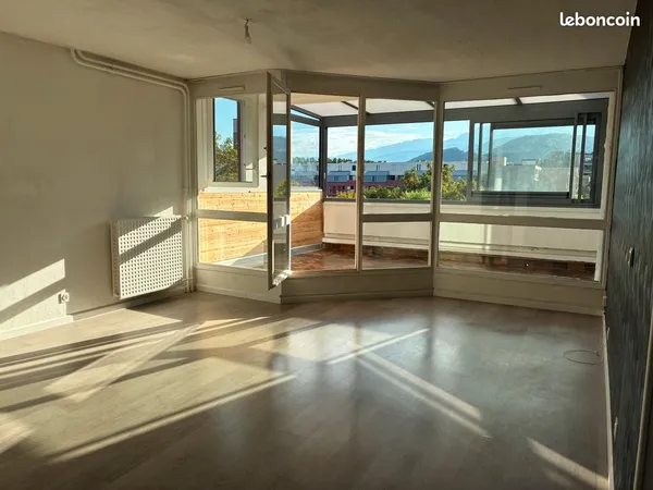 Grenoble - T4 78 m² avec véranda, vue montagnes et parking