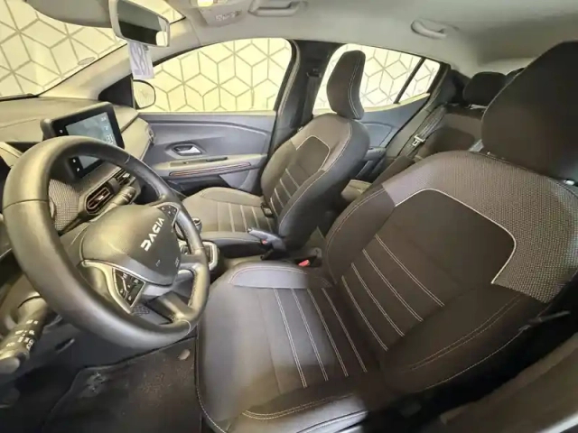 Dacia Sandero tce 90 — photo 9