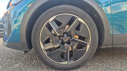 Peugeot 408 1.2 Puretech 130 EAT8 - GT – 2024 – 43396 km – Essence – Boîte Automatique — photo 20
